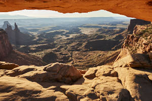 Canyonlands: Mesa Arch, Island of the Sky<br>NIKON D4, 24 mm, 100 ISO,  1/200 sec,  f : 7.1 